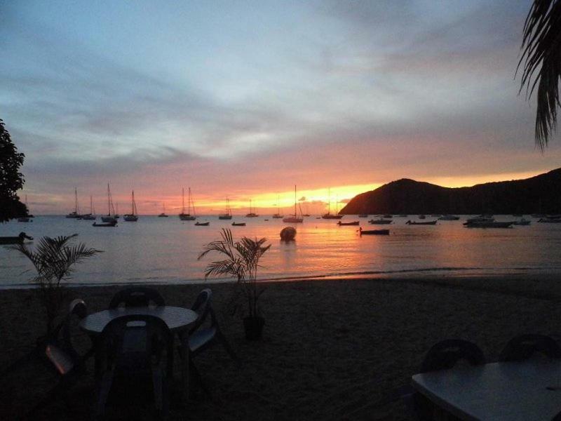 Appartement Gliceria Grande Anse Bagian luar foto